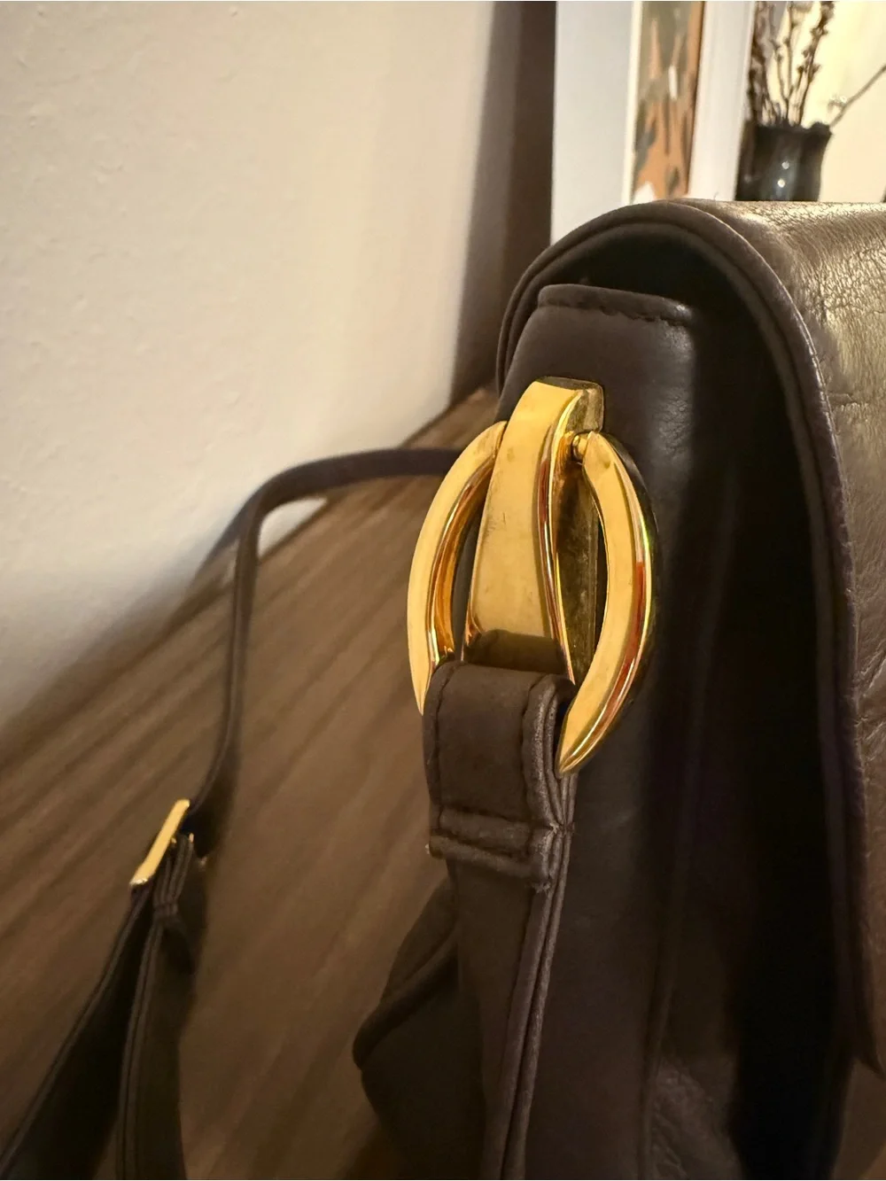 Vintage compact messenger